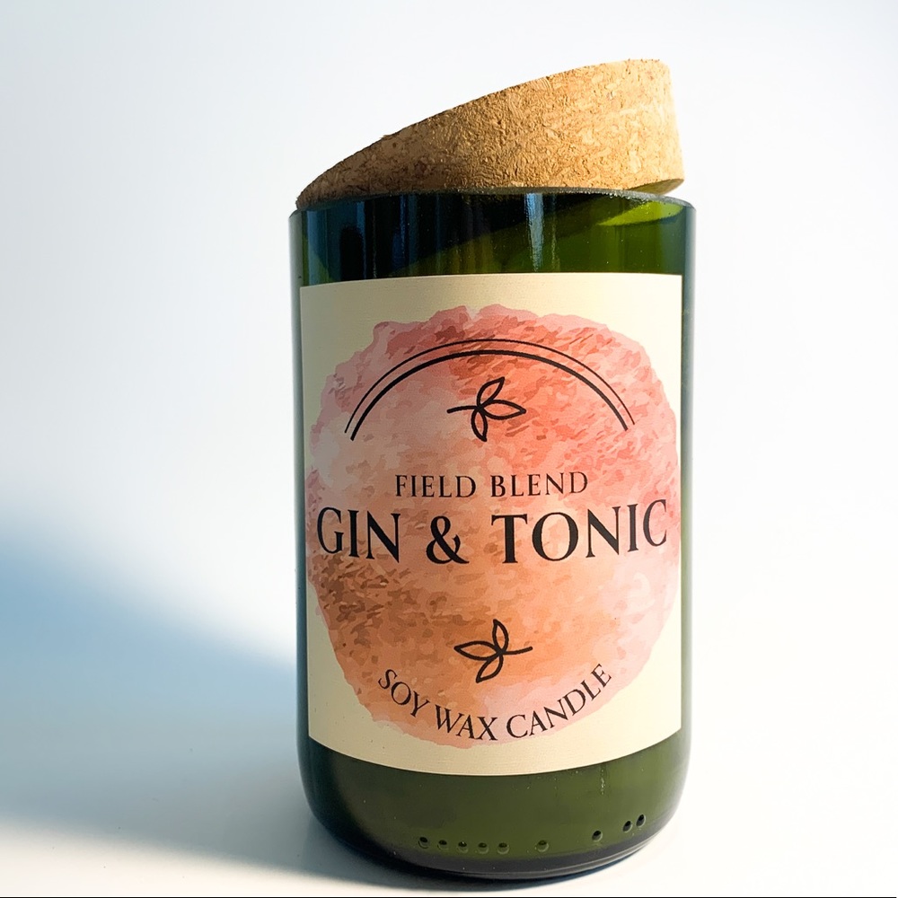 Recycled Wine Bottle Soy Wax Candle (Gin & Tonic) - Picture 3 of 6